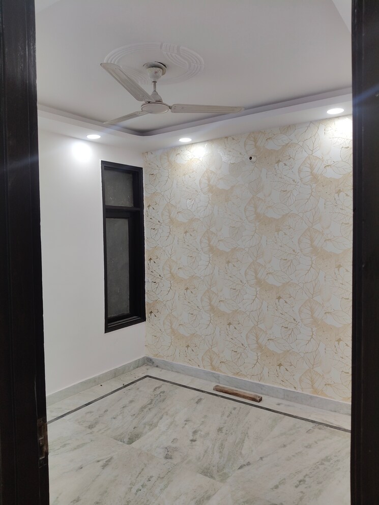 Room, govindpuri 3 Bedroom 910 Sq.Ft. Builder Floor In Govindpuri Delhi 9596220
