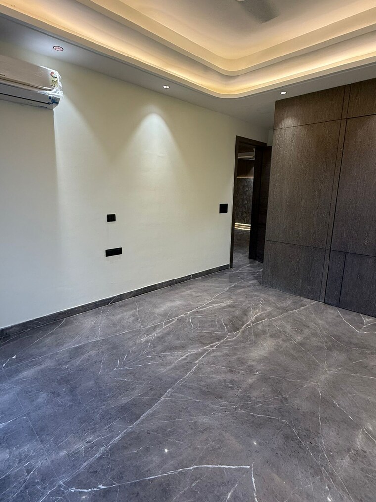 Room, dlf-atria 3 Bedroom 1935 Sq.Ft. Builder Floor In Dlf Phase ii Gurgaon 9596272