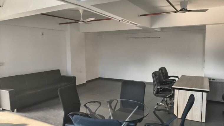 Team Area, isanpur Commercial Warehouse 1000 Sq.Yd. In Isanpur Ahmedabad 9596255