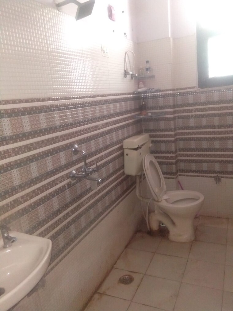 undefined, jain-akshay-enclave 2 Bedroom 65 Sq.Yd. Apartment In Sadarpur Ghaziabad 9596282