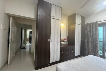 Room in 2 BHK Apartment at Mayfair Housing Hillcrest, Vikhroli West – for Rent