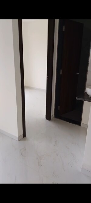 Room in 1 BHK Apartment at Metropolis Bayside, Kasarvadavali – for Rent