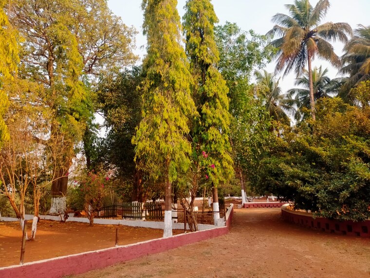 Garden, pali  12 Acre Plot In Pali Navi Mumbai 9596308