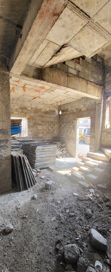 Staircase in 3 BHK Villa at APR Praveens Serene, Chitkul – for Sale