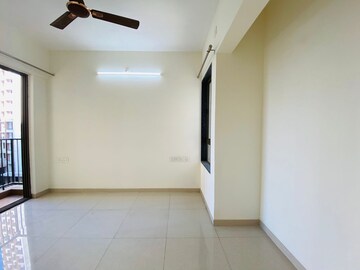Room in 1.5 BHK Apartment at Runwal My City, Dombivli East – for Rent