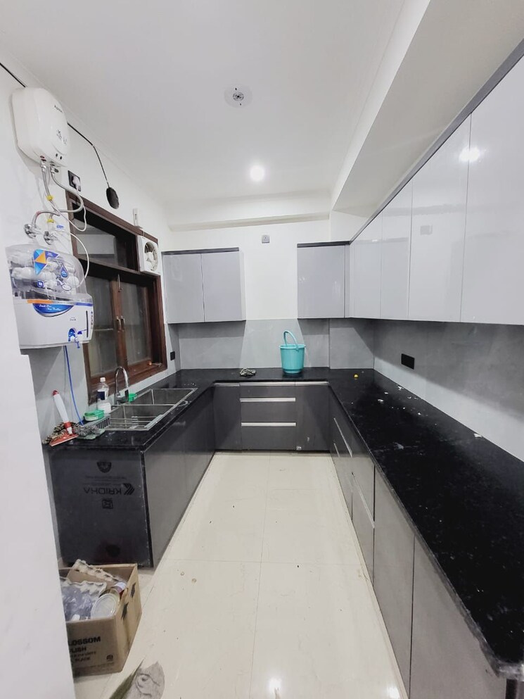 Kitchen, freedom fighters enclave 3 Bedroom 1800 Sq.Ft. Builder Floor In Freedom Fighters Enclave Delhi 9596363