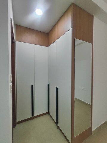 Room in 2 BHK Apartment at Bhartiya Nikoo Homes Phase 2, Thanisandra Main Road – for Rent