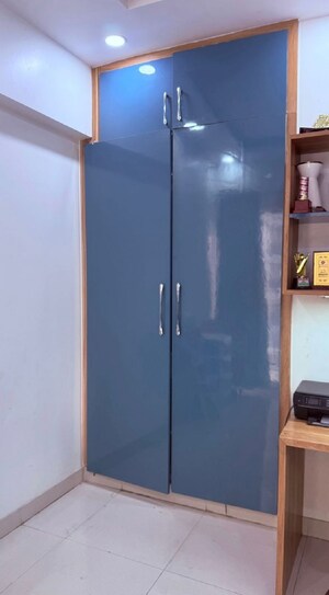 Furnished Amenities in 3 BHK Apartment at Mahagun Mirabella, Sector 79 – for Rent