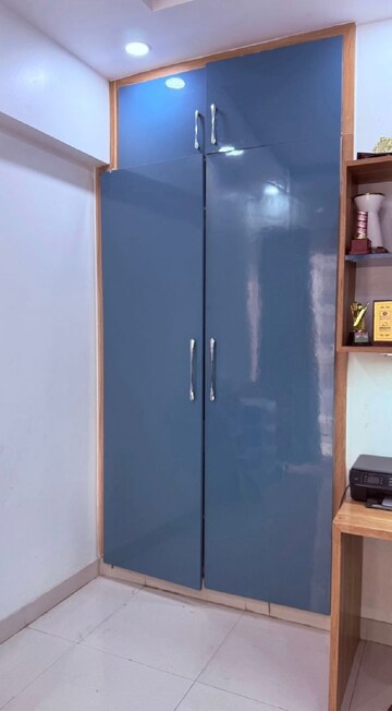 Furnished Amenities in 3 BHK Apartment at Mahagun Mirabella, Sector 79 – for Rent