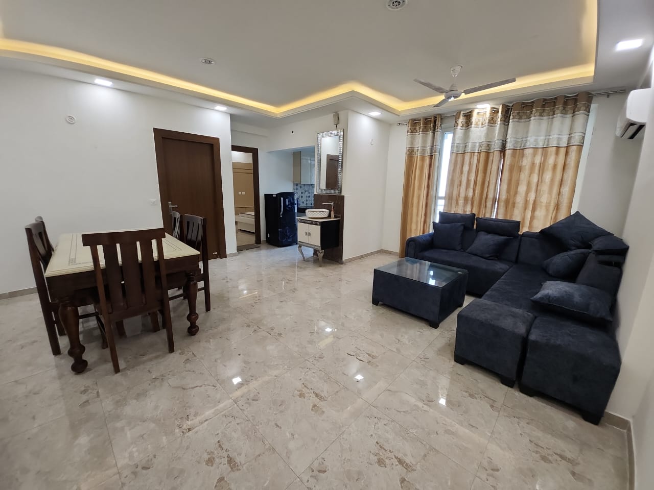 2 BHK + Extra Room Apartment For Sale in Gayatri Aura