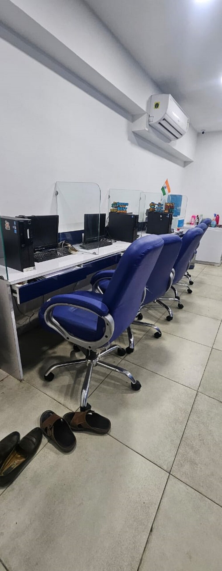 Team Area, kp-epitome Commercial Office Space 750 Sq.Ft. In Makarba Ahmedabad 9596405