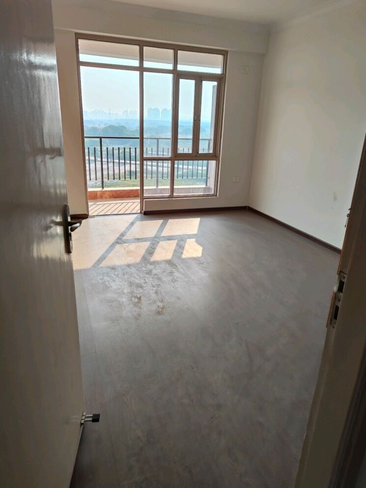 Room, pareena-express-heights 3.5 Bedroom 2150 Sq.Ft. Apartment In Sector 99 Gurgaon 9596407