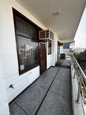 Balcony in 1 BHK Builder Floor at Jal Vihar Colony, Sector 46 – for Rent