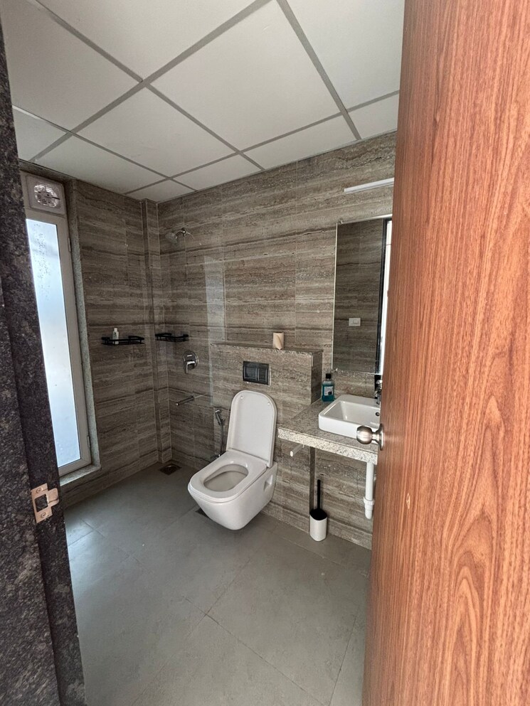Bathroom, wadhwa-pristine 2 Bedroom 780 Sq.Ft. Apartment In Matunga West Mumbai 9596436