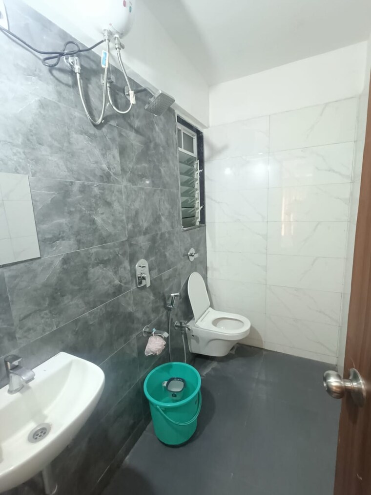 Bathroom, lotus-residency-goregaon-west 2 Bedroom 613 Sq.Ft. Apartment In Goregaon West Mumbai 9596457