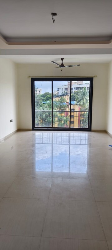 Room in 1 BHK Apartment at Madhav Palacia, Ghodbunder Road – for Sale