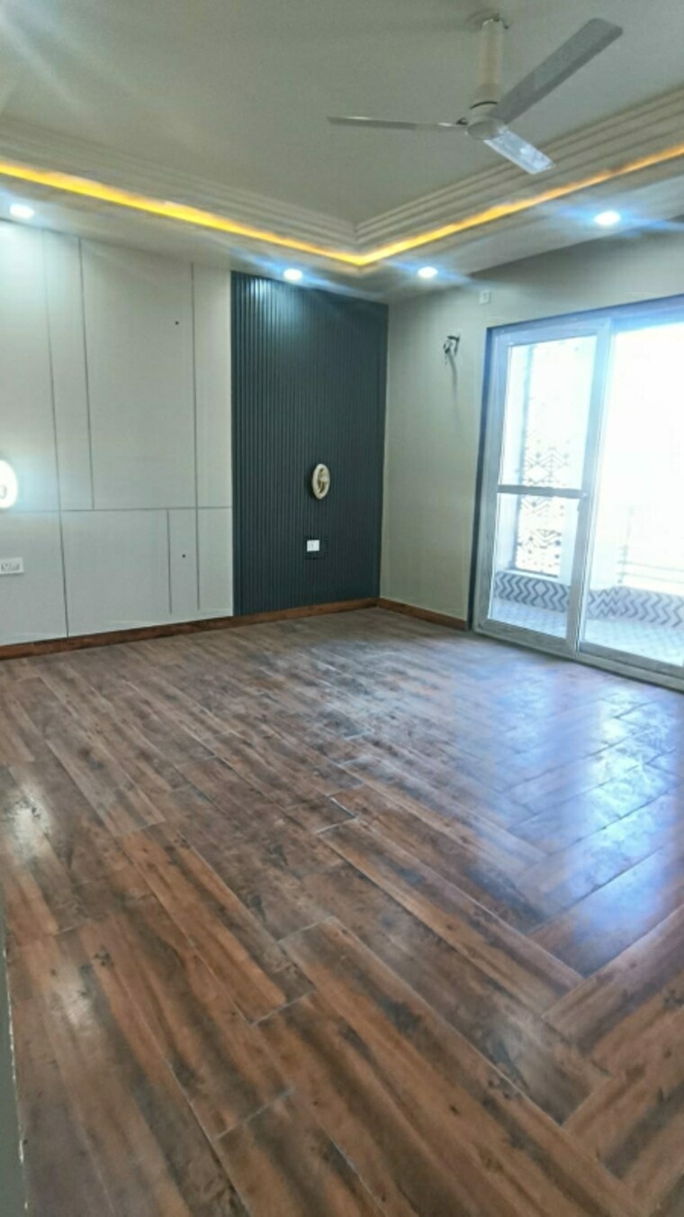 Room, green fields colony 3 Bedroom 200 Sq.Yd. Builder Floor In Green Fields Colony Faridabad 9596512