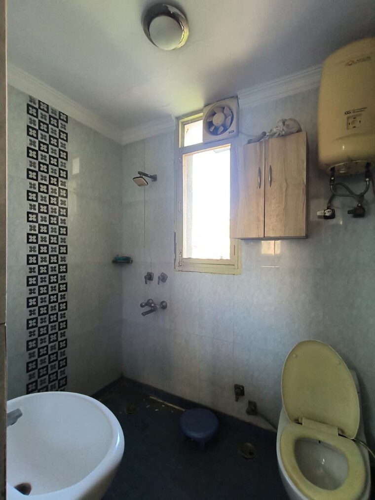 Bathroom, sector 9 dwarka 2 Bedroom 1350 Sq.Ft. Apartment In Sector 9 Dwarka Delhi 9596479