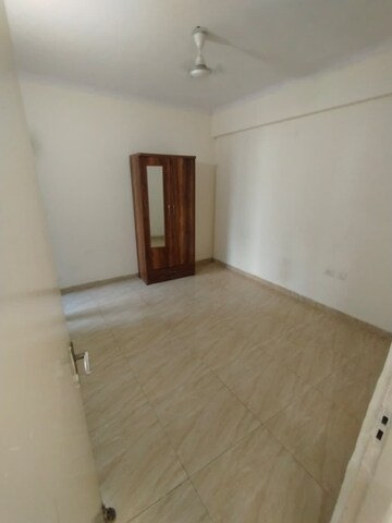 Room in 3 BHK Apartment at Amrapali Silicon City, Sector 76 – for Sale