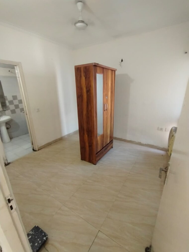 Room, amrapali-silicon-city 3 Bedroom 1545 Sq.Ft. Apartment In Sector 76 Noida 9596522