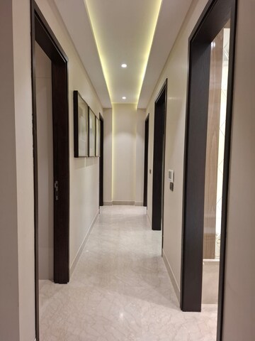 Building Lobby in 4 BHK Builder Floor at DLF Atria, Dlf Phase ii – for Sale