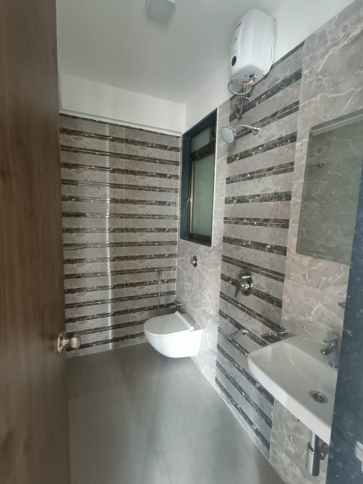 Bathroom, sejal-kajal-apartment 2 Bedroom 740 Sq.Ft. Apartment In Goregaon West Mumbai 9596562