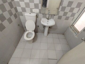 Bathroom in 2.5 BHK Apartment at Amrapali Silicon City, Sector 76 – for Sale