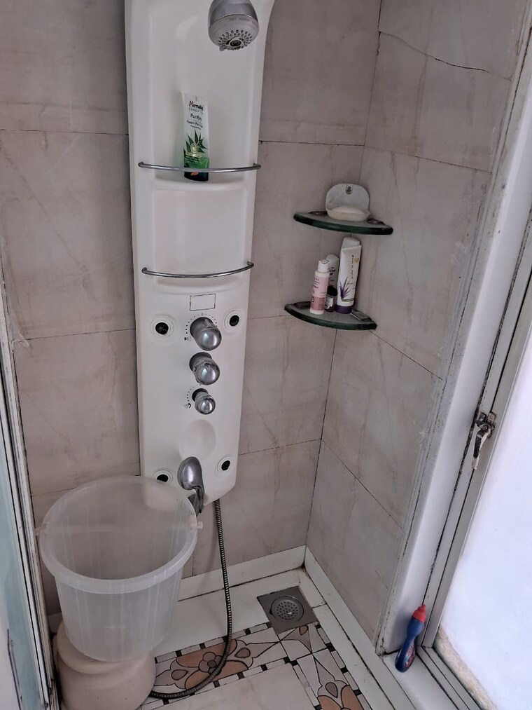 Bathroom, sher-e-punjab 4 Bedroom 1500 Sq.Ft. Apartment In Andheri East Mumbai 9596580