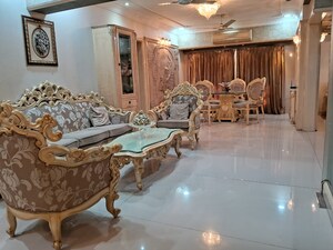 Living Room in 4 BHK Apartment at Sher E Punjab, Andheri East – for Sale