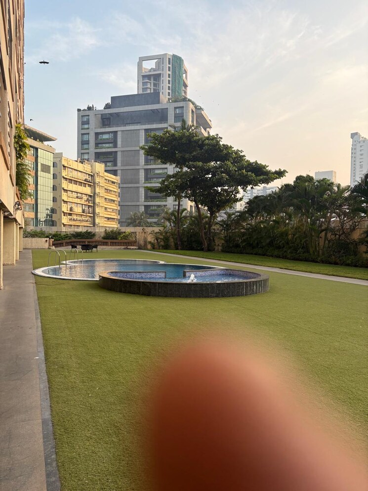 Garden, sterling-seaface 3 Bedroom 2150 Sq.Ft. Apartment In Worli Mumbai 9596590