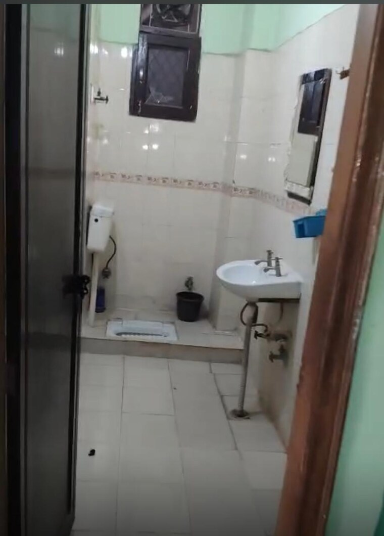 Attached Bathroom, vasundhara sector 1 1 Bedroom 500 Sq.Ft. Builder Floor In Vasundhara Sector 1 Ghaziabad 9596607