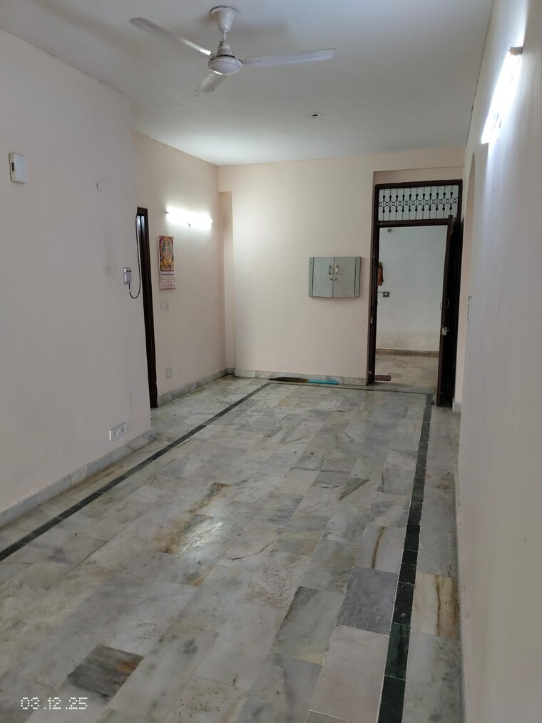 Room, janakpuri 3 Bedroom 1400 Sq.Ft. Builder Floor In Janakpuri Delhi 9596629