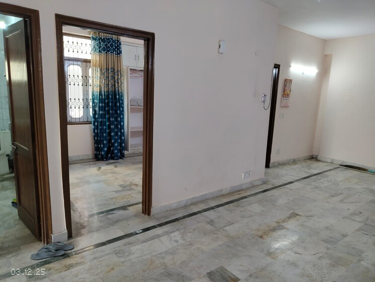 Room, janakpuri 3 Bedroom 1400 Sq.Ft. Builder Floor In Janakpuri Delhi 9596629