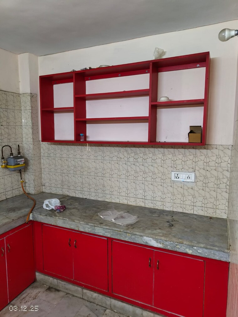 Kitchen, janakpuri 3 Bedroom 1400 Sq.Ft. Builder Floor In Janakpuri Delhi 9596629