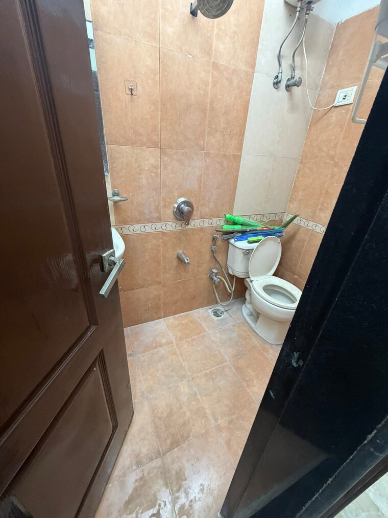 Bathroom, rna-ng-suncity-phase-iii 2 Bedroom 685 Sq.Ft. Apartment In Kandivali East Mumbai 9596663