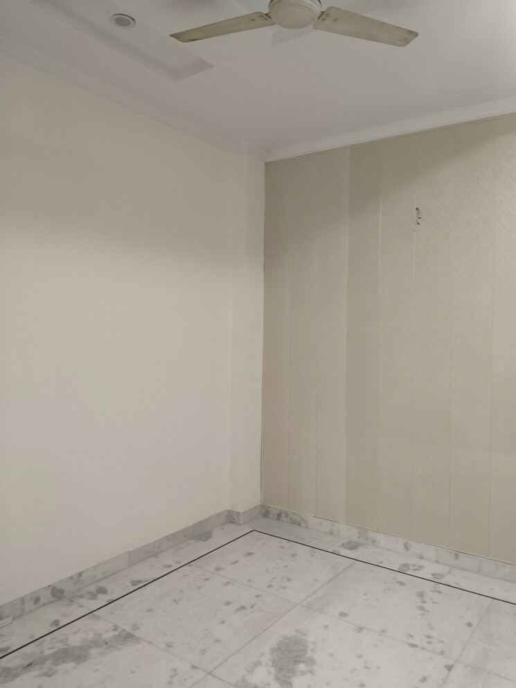 Room, sector 37 3 Bedroom 1350 Sq.Ft. Builder Floor In Sector 37 Faridabad 9596745