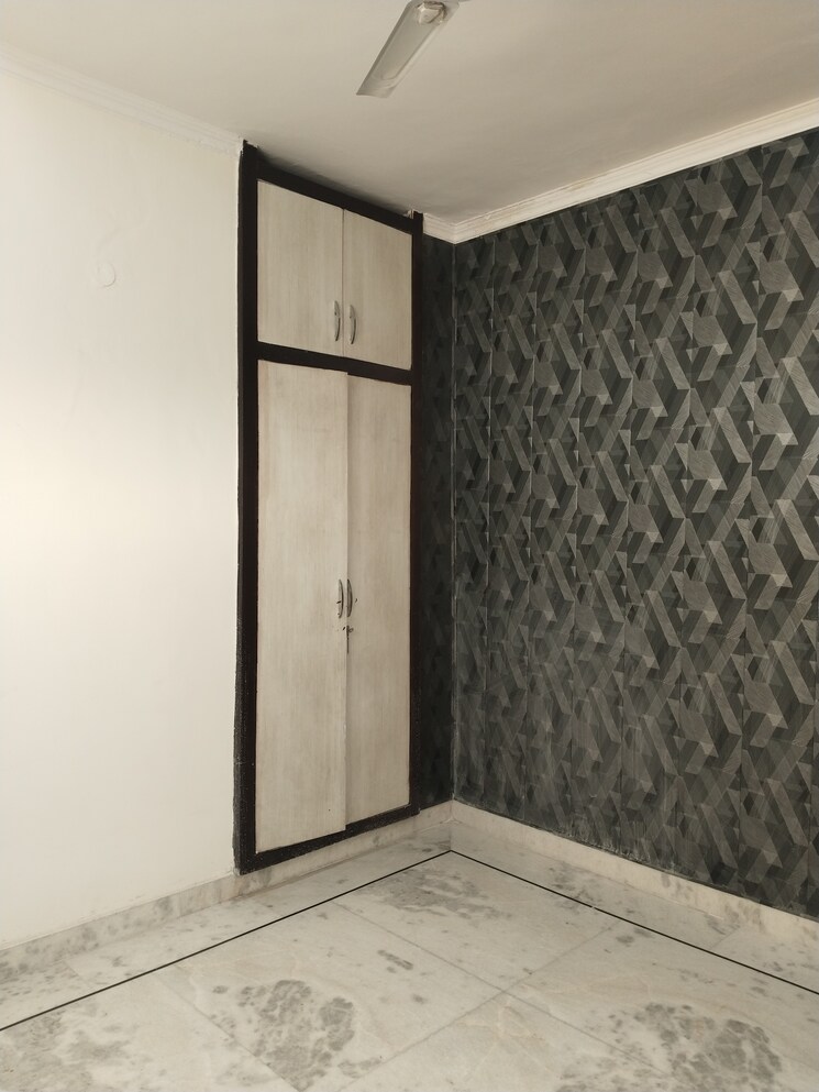 Room, sector 37 3 Bedroom 1350 Sq.Ft. Builder Floor In Sector 37 Faridabad 9596745