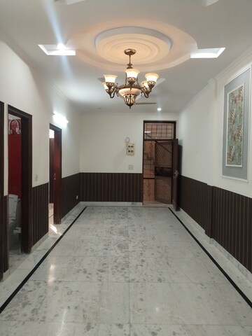 Building Lobby in 3 BHK Builder Floor at Sector 37 – for Sale