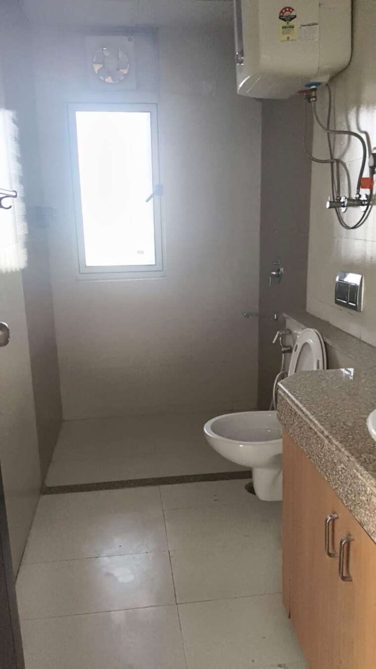 Bathroom, jaypee-kalypso-court 4 Bedroom 3523 Sq.Ft. Apartment In Sector 128 Noida 9596704