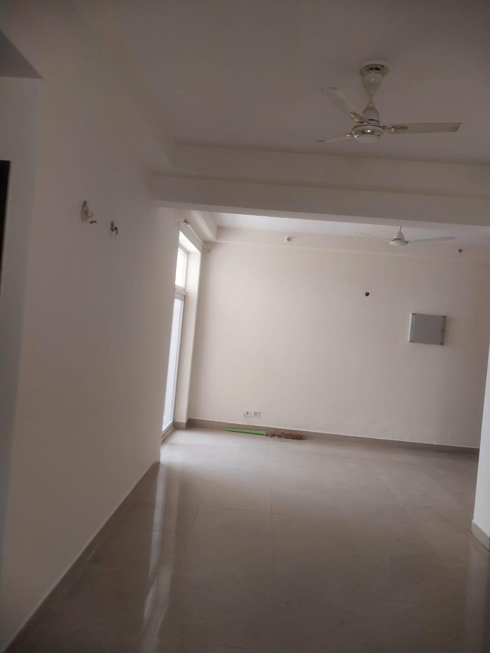 3 BHK + Extra Room 1325 Sq.Ft. Apartment in Amrapali Zodiac