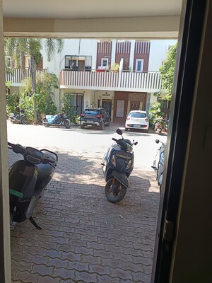 Parking in 3 BHK Villa at BU Bhandari Chrrysalis, Wagholi – for Rent