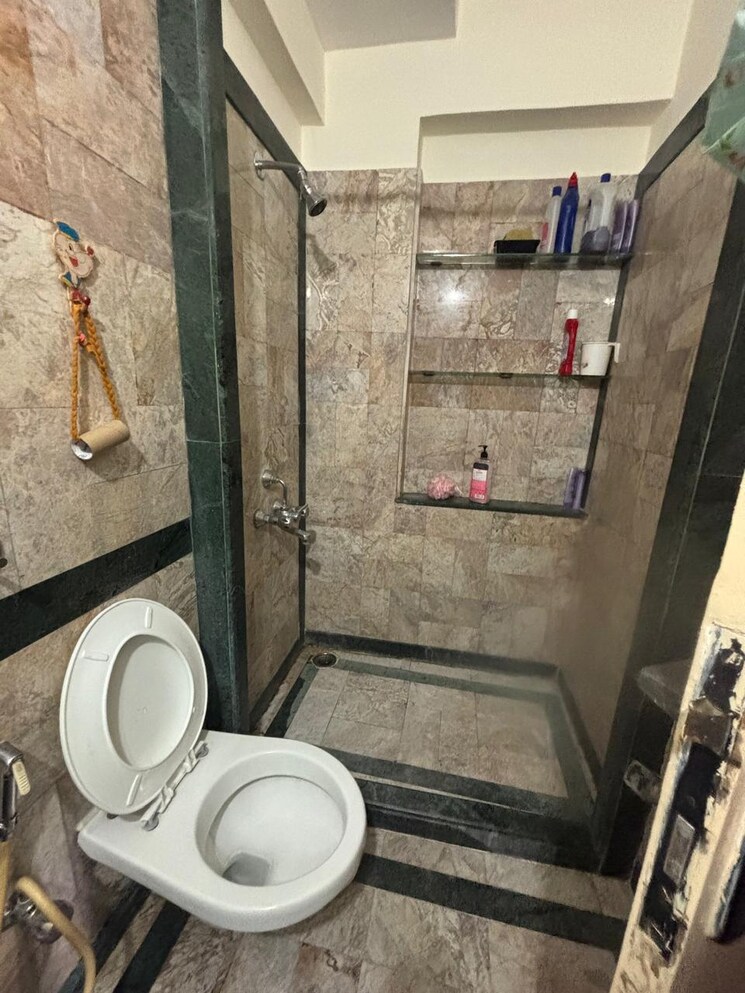 Bathroom, hiranandani-gardens-glen-height 2 Bedroom 1050 Sq.Ft. Apartment In Powai Mumbai 9596722