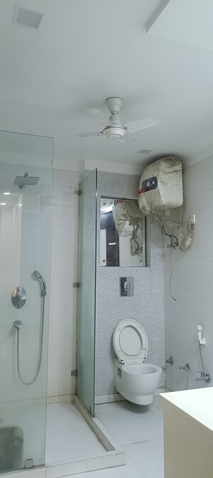 Bathroom in 3 BHK Builder Floor at Anand Vihar – for Rent