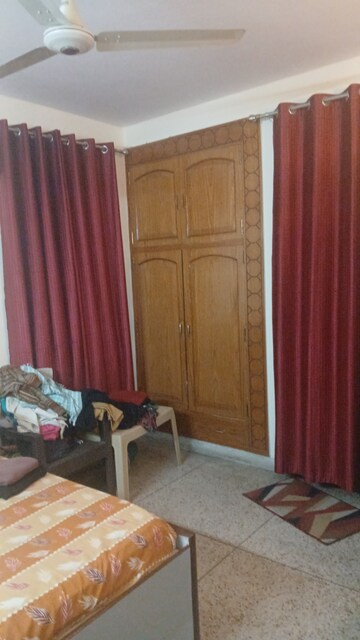 Furnished Amenities in 3 BHK Apartment at Gail Apartments, Sector 62 – for Rent