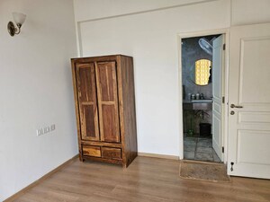 Room in 3 BHK Apartment at AIPL Zen Residences, Sector 70a – for Rent