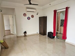 Room in 3 BHK Apartment at AIPL Zen Residences, Sector 70a – for Rent