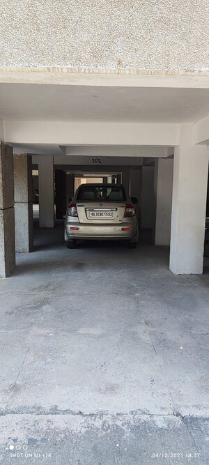 Parking in 3 BHK Apartment at Sector 7 Dwarka – for Rent