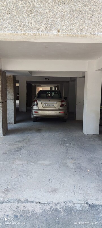 Parking in 3 BHK Apartment at Sector 7 Dwarka – for Rent