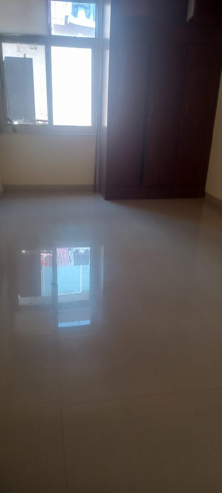 Room, ip extension 2 Bedroom 950 Sq.Ft. Apartment In Ip Extension Delhi 9596821