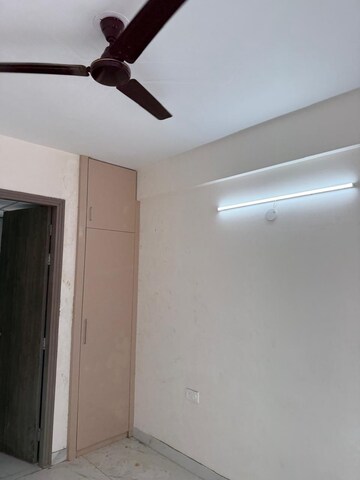 Furnished Amenities in 3.5 BHK Apartment at M3M Soulitude, Sector 89 – for Rent